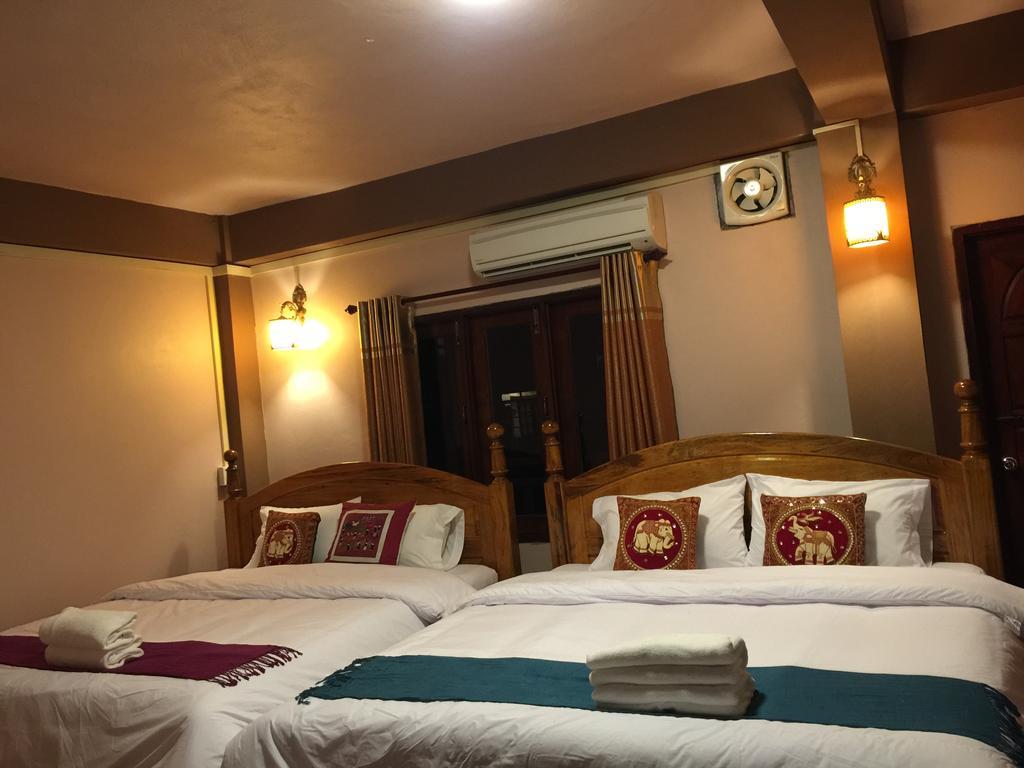 ואנג ויינג Happy River View Hotel מראה חיצוני תמונה