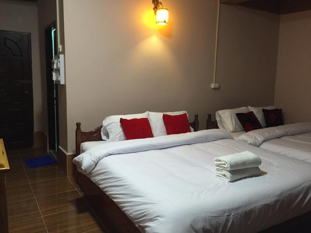 ואנג ויינג Happy River View Hotel מראה חיצוני תמונה
