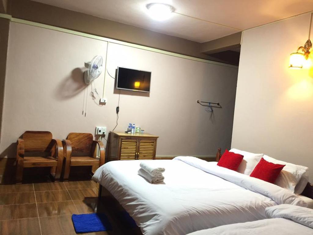 ואנג ויינג Happy River View Hotel מראה חיצוני תמונה