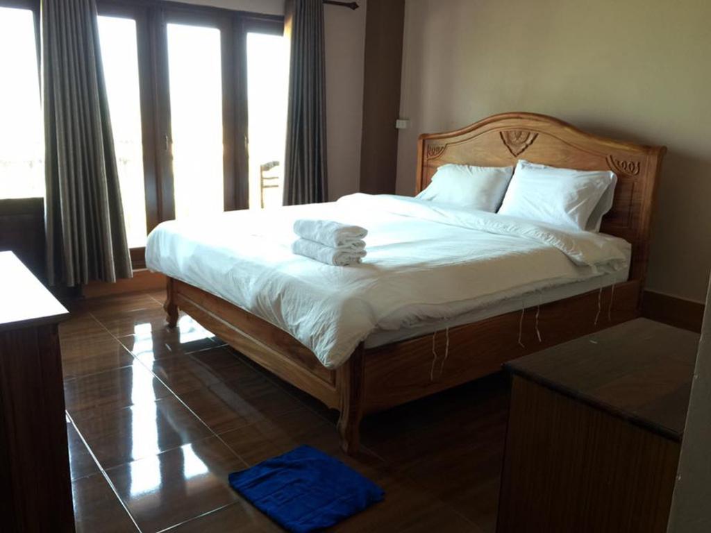 ואנג ויינג Happy River View Hotel מראה חיצוני תמונה